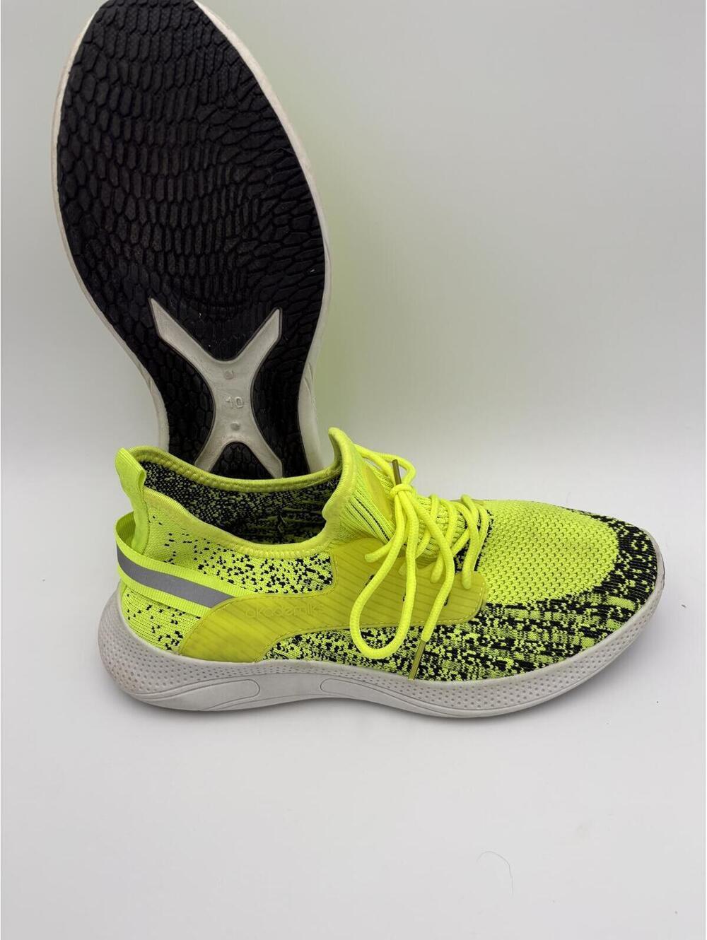 Akademiks Flight-01 Men’s Size 10 Running Neon Yellow and Black Athletic Shoes